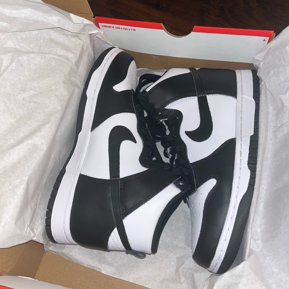 Nike Panda Dunks